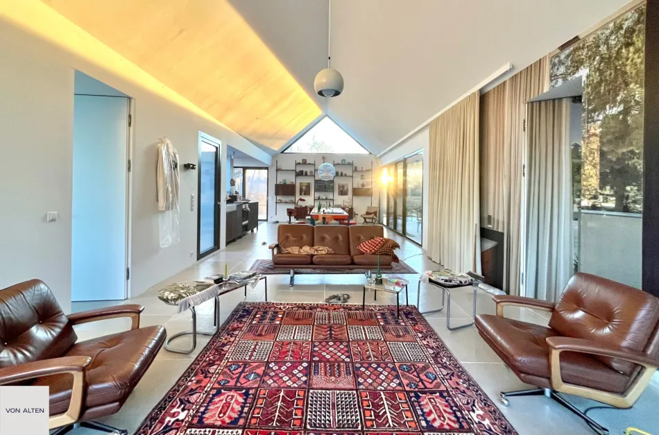 Charakterhaus mit Designanspruch auf großzügigem Grundstück - Bild