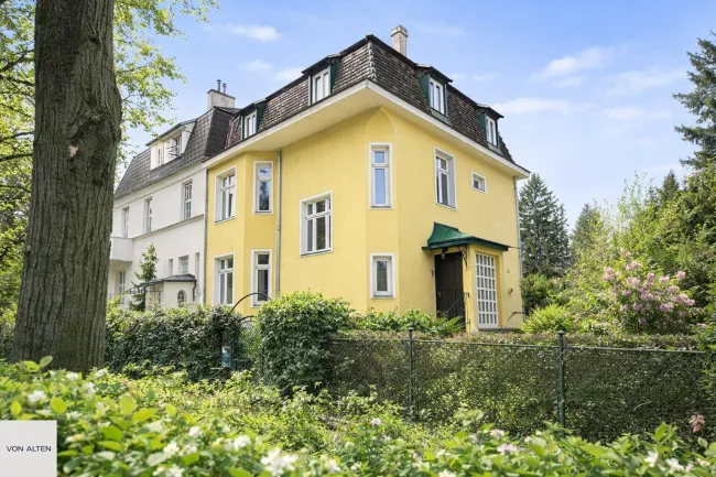 Repräsentative Doppelhaushälfte mit Garten und idealer Anbindung - Titelbild