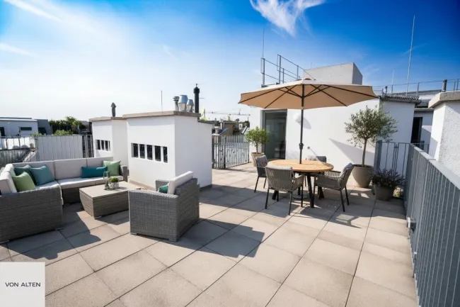 Erstbezugs-Dachgeschosswohnung auf einer Ebene mit großzügiger Terrasse, Privatlift & eigenem Zugang - Bild