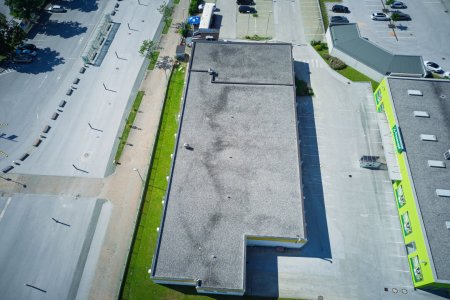 Vielseitige Gewerbeimmobilie mit Parkplätzen für Ihre Geschäftsidee in Wörgl