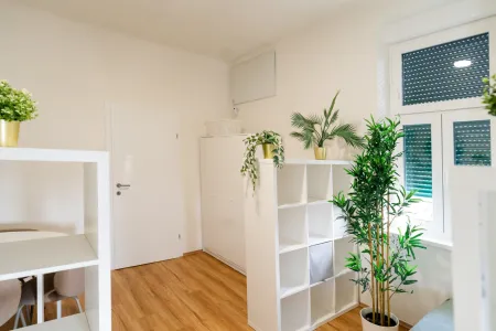 Ideal als Monteur- oder Arbeiterwohnung - Frisch sanierte & vollmöblierte 38 m² Wohnung