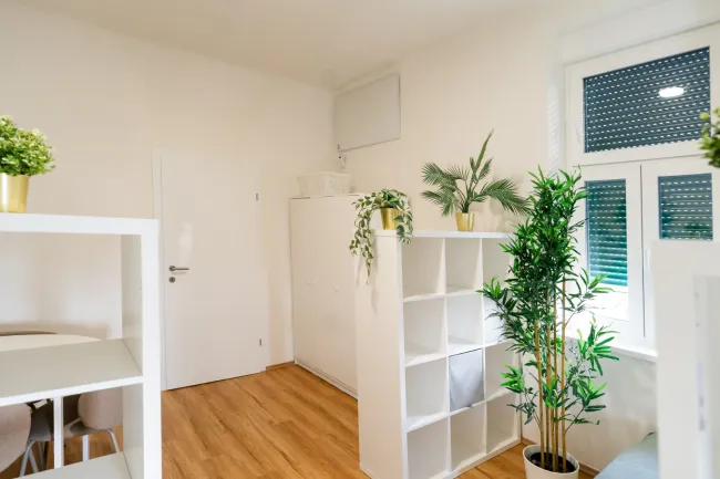 Ideal als Monteur- oder Arbeiterwohnung - Frisch sanierte & vollmöblierte 38 m² Wohnung - Bild