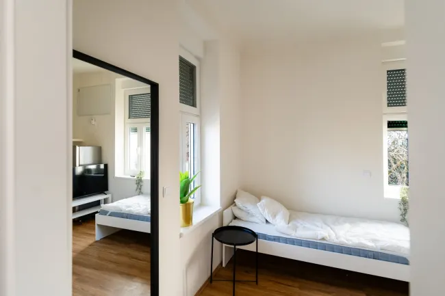 Ideal als Monteur- oder Arbeiterwohnung - Frisch sanierte & vollmöblierte 38 m² Wohnung - Titelbild