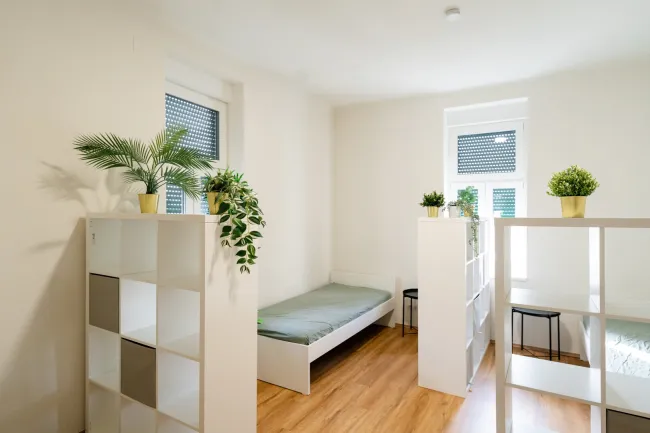 Ideal als Monteur- oder Arbeiterwohnung - Frisch sanierte & vollmöblierte 38 m² Wohnung - Bild