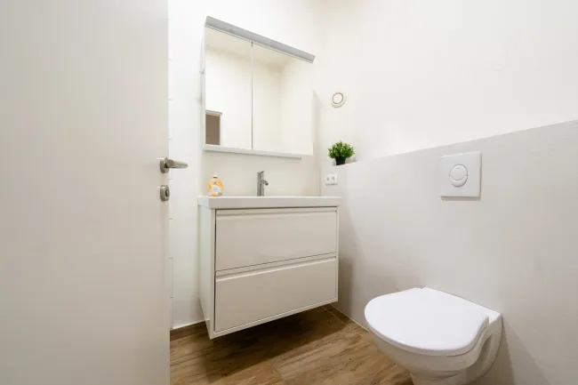 Frisch sanierte & möblierte 34 m² Wohnung mit 2 getrennten Schlafzimmern - Bild