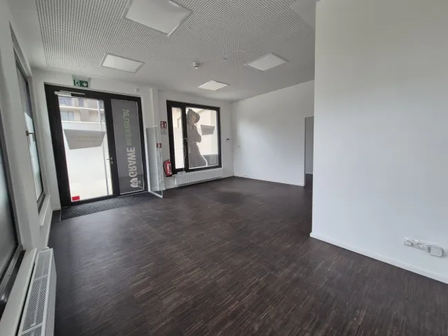 *67m² vielseitige Gewerbeeinheit mit 3 Räumen im EG - Reininghauspark - provisionsfreie Anmietung* - Titelbild