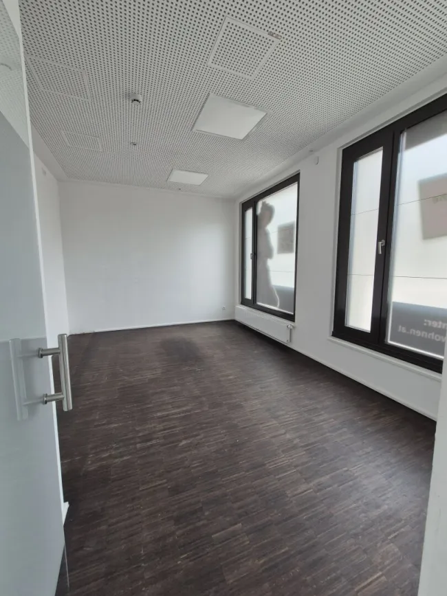 *67m² vielseitige Gewerbeeinheit mit 3 Räumen im EG - Reininghauspark - provisionsfreie Anmietung* - Bild