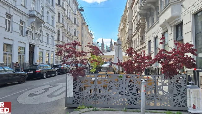 eine kleine Plauderei gleich um die Ecke