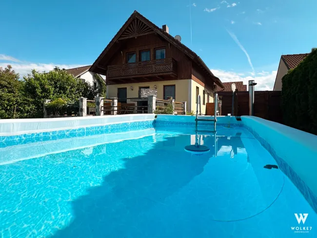 Traumhaftes Einfamilienhaus mit großem Grund in ruhiger Lage: Vollunterkellert | Sauna | Moderne PV-Anlage - Titelbild