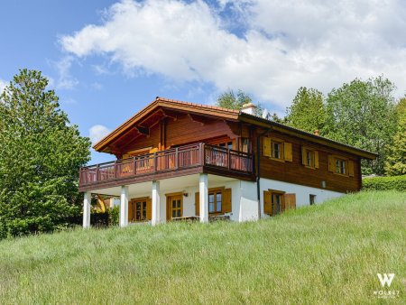 +++ Traumhaus am Berg: Holzhaus mit Fernblick in Mönichkirchen I 5 Zimmer I 22m2 Balkon I Kaminofen +++