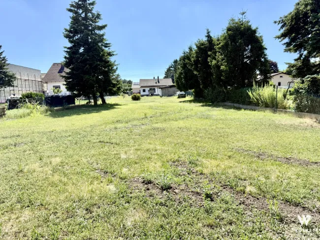 Seltene Gelegenheit: Großzügiges Baugrundstück mit Altbestand in bester Lage von Strasshof | BW-3WE | ca. 1300m2 - Titelbild