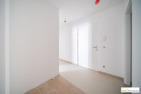Provisionsfrei - Großzügige 3 Zimmer Wohnung mit 15 qm Freifläche!