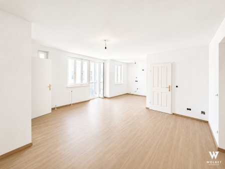 Helle 3-Zimmer-Wohnung im 4. Liftstock mit großer Wohnküche & französischem Balkon Nähe U1 Reumannplatz | Quellenplatz