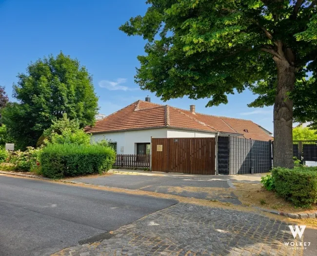 Sanierungsbedürftiges Haus in attraktiver Lage von Bisamberg | Grundstück ca. 631 m2 | Bauklasse I,II - Titelbild