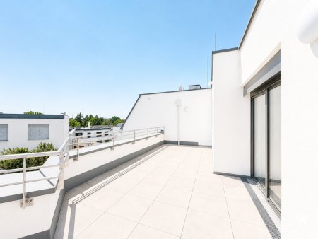 Exklusive 4-Zimmer-Dachgeschosswohnung | 36,5 m² Freiflächen | Erstbezug | Terrasse & Balkon & Tiefgarage