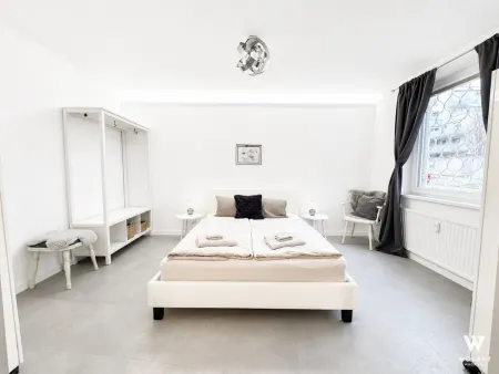 Sanierte 2-Zimmer-Wohnung mit separater Küche auf ca. 52 m² Nähe D Gunoldstaße | Hohe Warte Stadion