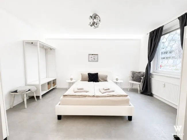 Sanierte 2-Zimmer-Wohnung mit separater Küche auf ca. 52 m² Nähe D Gunoldstaße | Hohe Warte Stadion - Bild