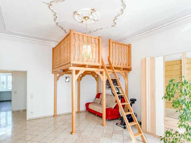 Altbaujuwel mit prachtvollem Stuck – stilvolles Wohnen für Liebhaber klassischer Wiener Eleganz I Fußbodenheizung I Lift | Nähe Wiedner Hauptstraße - Bild