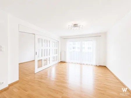 Helle 4-Zimmer-Wohnung mit Balkon in ruhigen Innenhof Nähe U3 Enkplatz | Zentrum Simmering