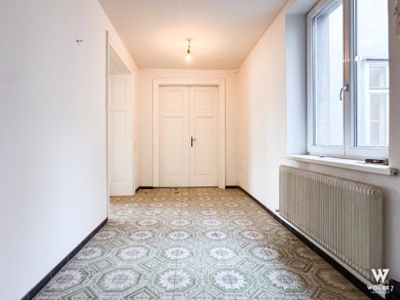UNBEFRISTET: Zentrale Dachgeschoss-Wohnung in 1030 Wien | 4 Zimmer | Loftcharakter | Renovierungsbedarf | 1 Gehminute Wien Mitte Landstraße
