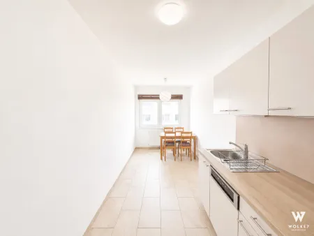 Perfekt für Paare oder WG: Helle Wohnung mit Loggia nahe Siebenbrunnenplatz