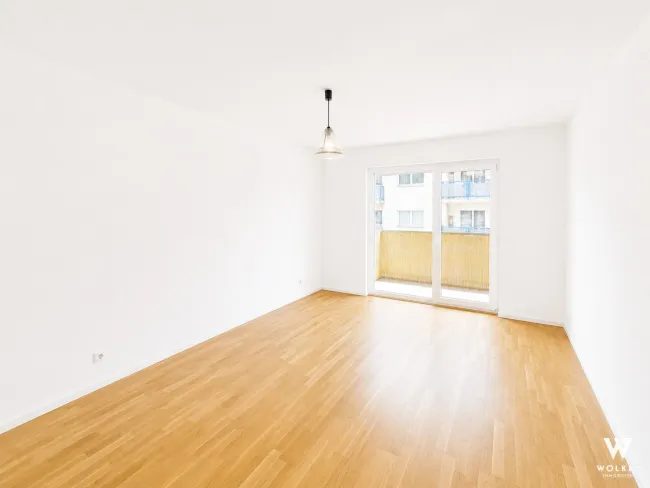 Perfekt für Paare oder WG: Helle Wohnung mit Loggia nahe Siebenbrunnenplatz - Titelbild