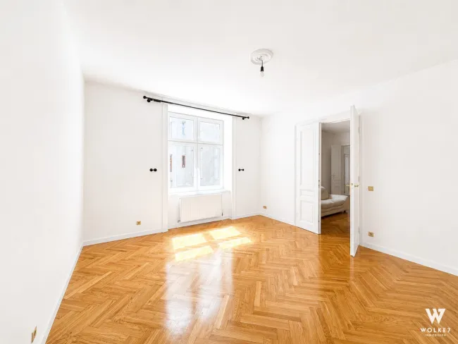 Charmante Altbauwohnung in ruhiger Hoflage mit separater Küche und hervorragender Anbindung Nähe U1 Südtiroler Platz | HBF Wien - Bild