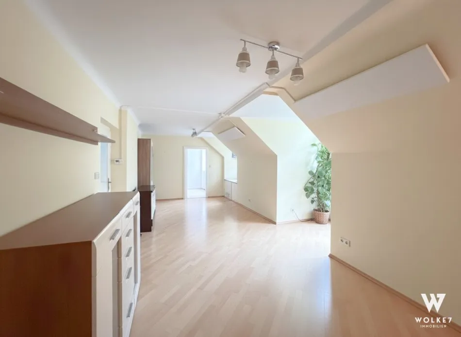 Dachgeschosswohnung im 18. | 2 Zimmer | ruhig, gepflegt | 1 Gehminute zum Pötzleinsdorfer Schlosspark - Bild