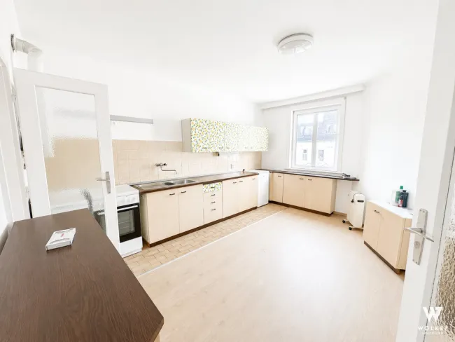 Helle 2-Zimmer-Wohnung nur wenige Schritte zur U6 Niederhofstraße – frei vermietbar - Bild