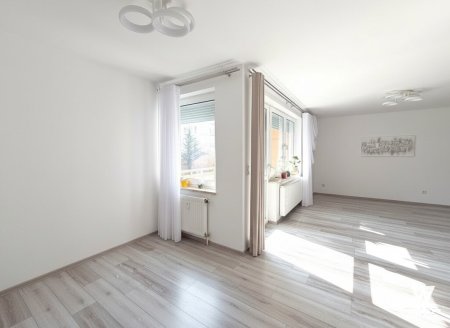 Großzügige 3-Zimmer-Wohnung mit hofseitiger Loggia & Tiefgarage | ca. 90 m² | Modern saniert | Top Raumaufteilung