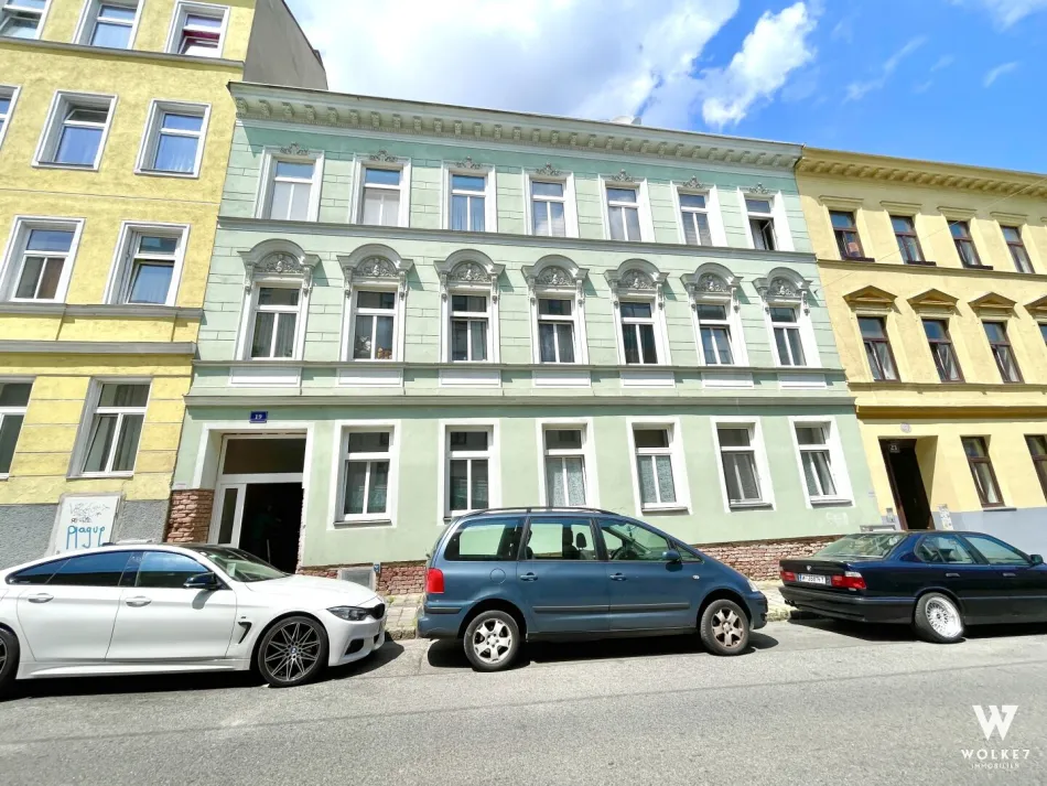 Zinshaus mit Rohdachboden | 2 Stiegen | Hyrtlgasse nähe Thaliastraße | Panikengasse - Titelbild
