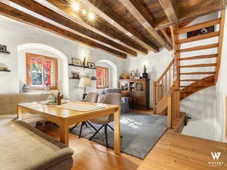 Historisches Anwesen mit modernem Wohnkomfort – 2.163 m² Bauland, acht Zimmer und außergewöhnlich viel Platz für Familie und Freizeit