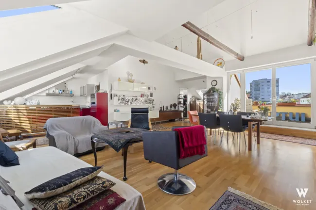 Großzügiges Wohnen mit Loft-Charakter – 120m², Terrasse & Tiefgaragenplatz - Titelbild