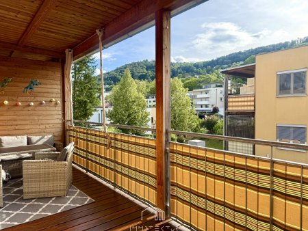 BERGBLICK: Helle 4-Zimmer-Wohnung mit großem Balkon und Tiefgarage in Wetzelsdorf