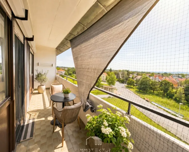 TRAUMHAFTE AUSSICHT: Lichtdurchflutete 2,5-Zimmer-Wohnung mit Loggia in Liebenau - Bild