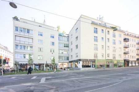 Ruhige hofseitige Zimmer-Küche-Kabinett Wohnung mit Aufzug in U-Bahn Nähe