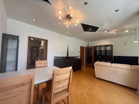 Sonnige 4-Zimmer-Wohnung mit Klimaanlage und XXL Keller in Natschbach