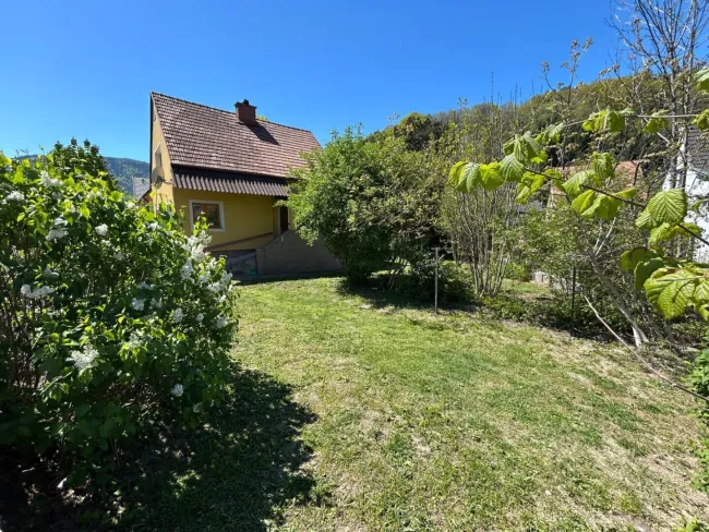 Familienhaus mit Garten, Nebengebäude & moderner Pelletsheizung in Gloggnitz - Bild