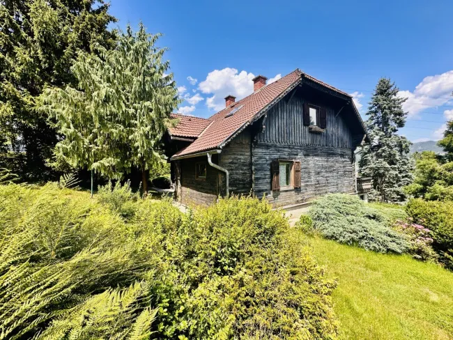 Landhaus mit großem Garten in ruhiger Lage - Titelbild