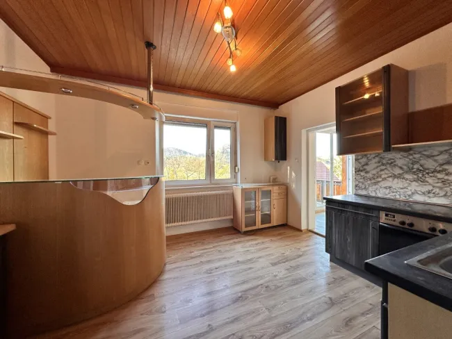 Großzügige 123 m²-Wohnung mit Garten und Garage - Bild