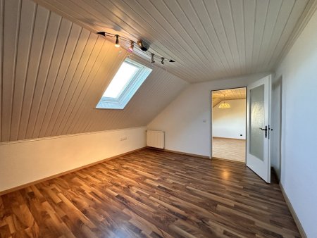 Willkommen in Ihrem neuen Zuhause! Diese charmante 67,61 m² große Wohnung bietet Ihnen vielseitige Nutzungsmöglichkeiten