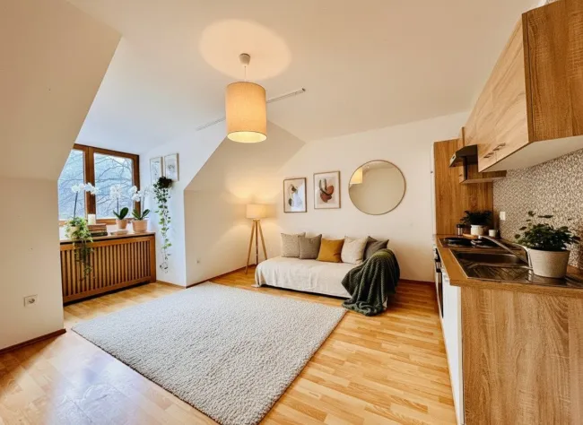 Attraktive, bereits vermietete 3-Zimmer Wohnung mit Garten - ideales Anlageobjekt - Titelbild
