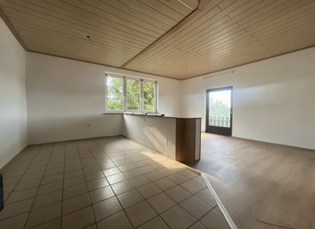 Preiswerte, geräumige Mietwohnung in bester Lage in Ternitz
