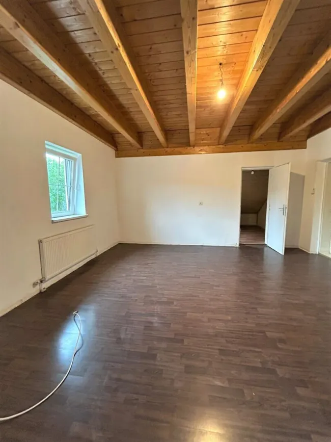 Helle Dachgeschosswohnung mit Gartennutzung gelangt zur Miete in Pottschach! - Titelbild