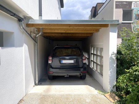 Offene Garage