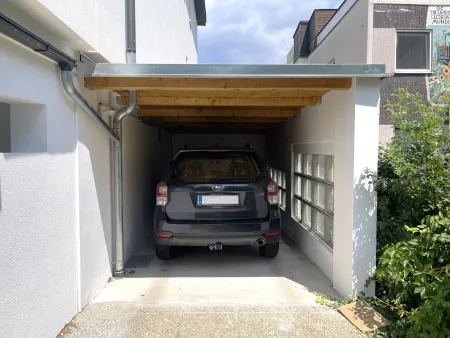 Offene Garage