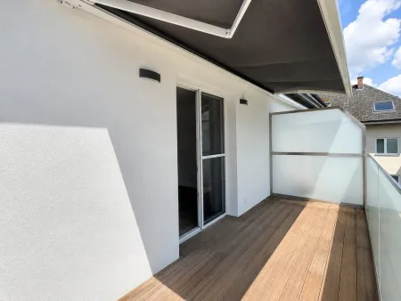 Terrasse mit Markise