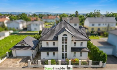 Riesiges Wohnhaus in Marchtrenk, Doppelgarage, Balkon(e), Terrasse, Grillhaus, Keller!