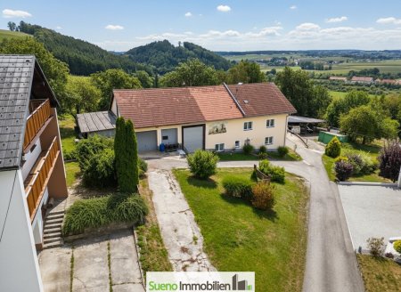 Sacherl/kleine Landwirtschaft in St. Agatha mit ca. 3 Hektar auch für Pferdehaltung geeignet