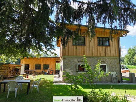 Haus in FAST-Alleinlage mit Biotop und neuem 1. OG - inkl. Carport u Garage!